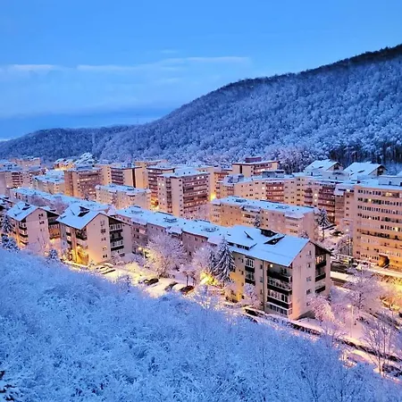 Iris Cozy Free Parking Апартаменти