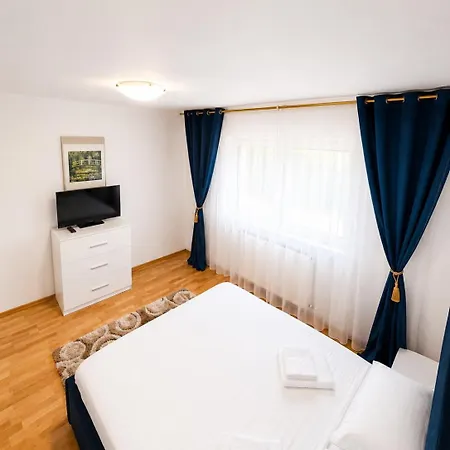 Iris Cozy Free Parking Апартаменти *